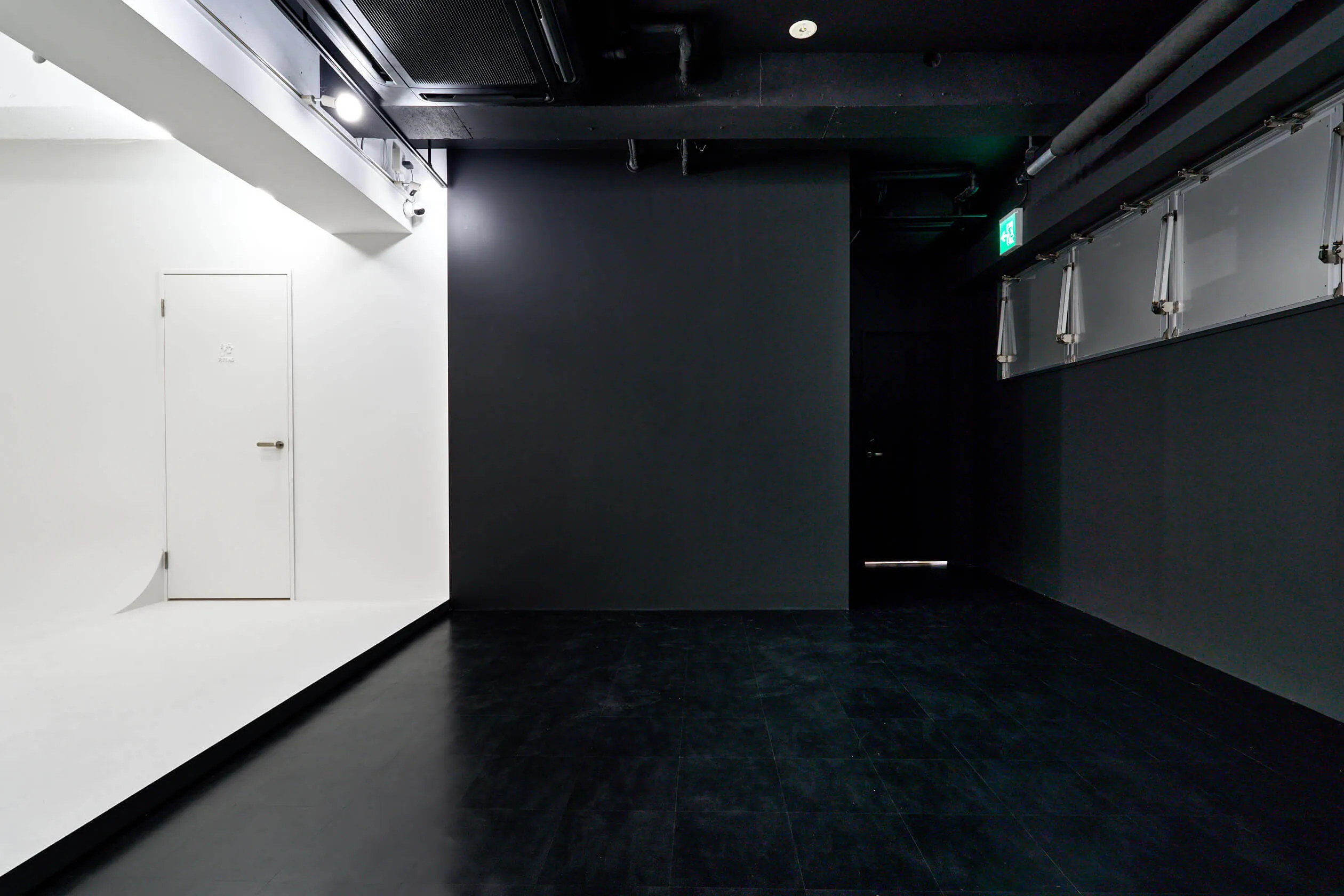 STUDIO 4696 青山店のスタジオ内観